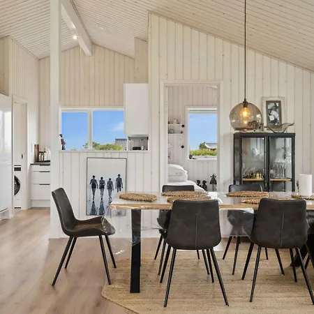 Cosy Summerhouse Near The Waterfront Дом отдыха *