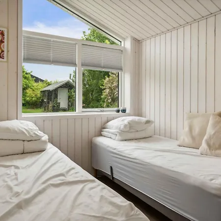 Cosy Summerhouse Near The Waterfront * Stroby