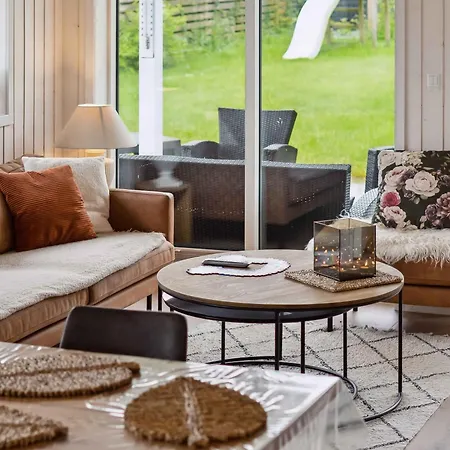 Cosy Summerhouse Near The Waterfront Дом отдыха