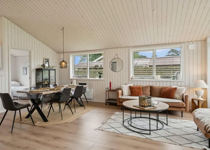 Cosy Summerhouse Near The Waterfront * Strøby Ladeplads