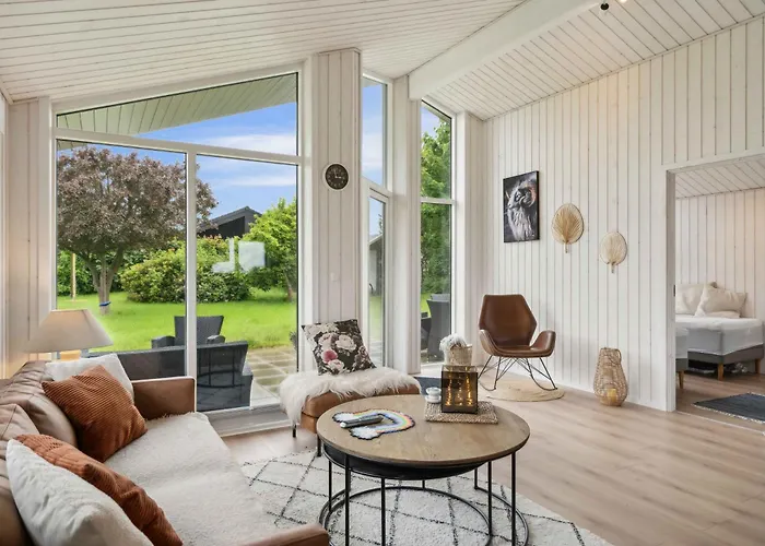Cosy Summerhouse Near The Waterfront * Strøby Ladeplads