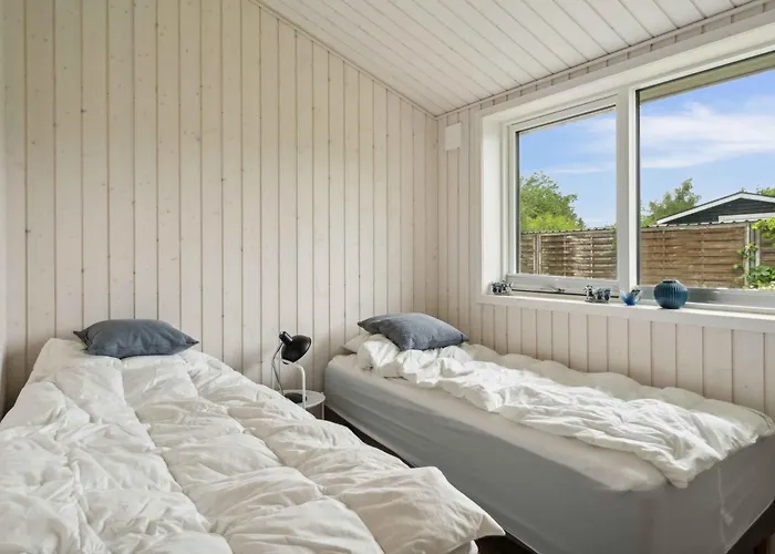Cosy Summerhouse Near The Waterfront Strøby Ladeplads