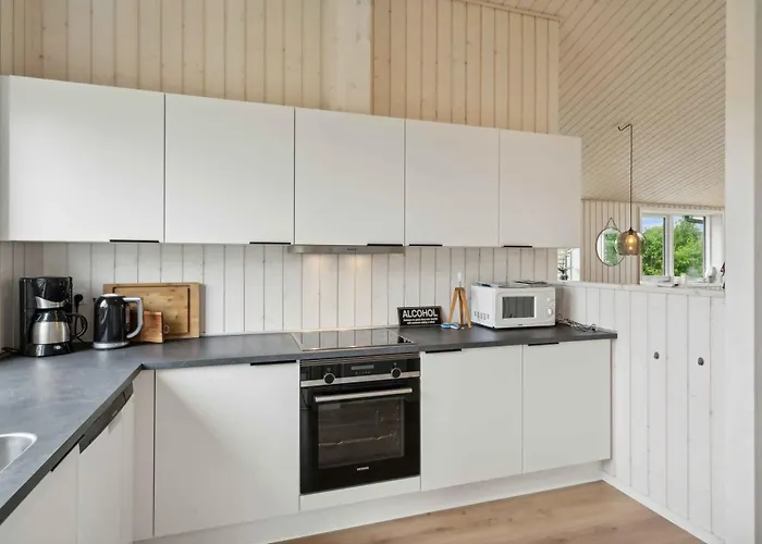 Cosy Summerhouse Near The Waterfront Strøby Ladeplads